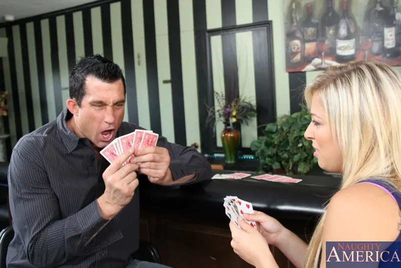 Zoey Monroe In 'and Billy Glide in Naughty Athletics' from 'Naughty America' (Foto 1) Naughty America 'and Billy Glide in Naughty Athletics' Darsteller Zoey Monroe (Foto 1)