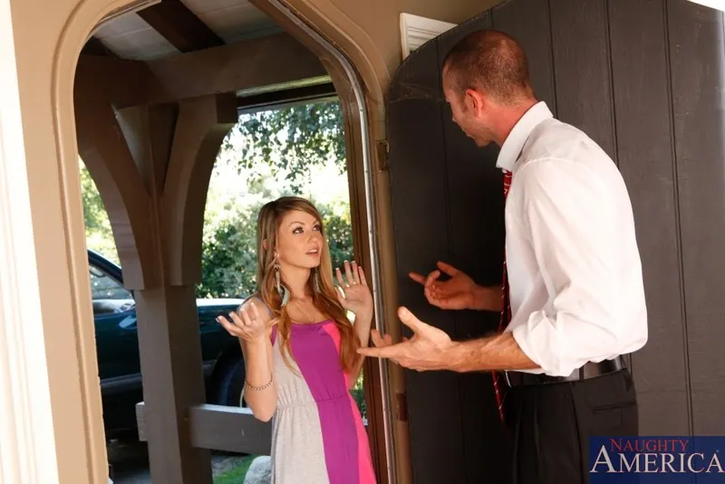 Naughty America 'and Jordan Ash in I Have a Wife' 主演 Staci Silverstone (写真 1)