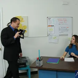Chanel Preston में 'Naughty America' and Evan Stone in Naughty Office (थंबनेल 1)