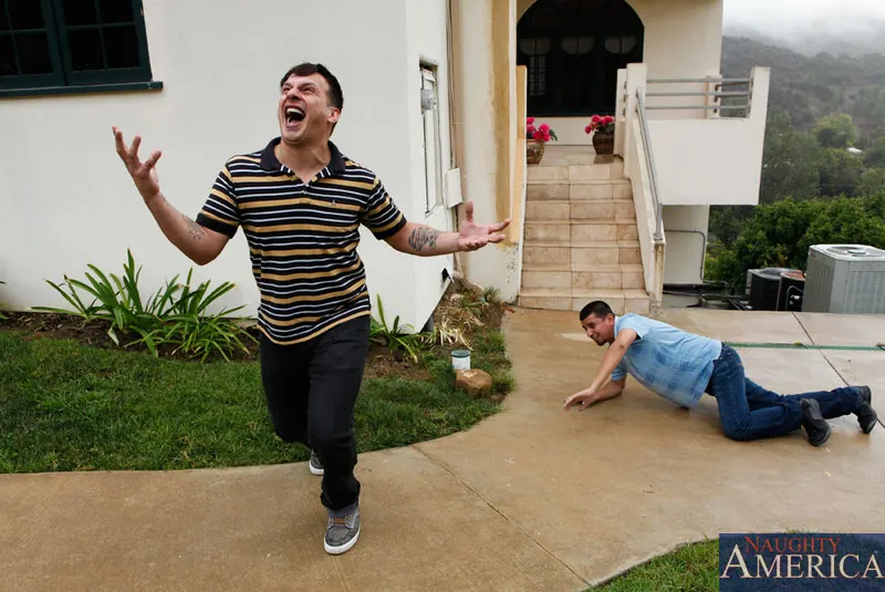 Naughty America 'and Anthony Rosano in My Friends Hot Mom' अभिनीत Ava Devine (फोटो 1)