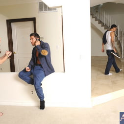 Melody Jordan en 'Naughty America' Melody jordan y mick azul en mis hermanas amigo caliente (Miniatura 2)