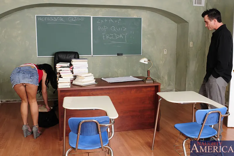 Naughty America 'and Billy Glide in Naughty Bookworms' 主演 Madelyn Monroe (写真 1)