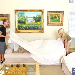 Tiffany Fox en 'Naughty America' Tiffany zorro y sonny hicks en la chica caliente de mi amigo (Miniatura 1)