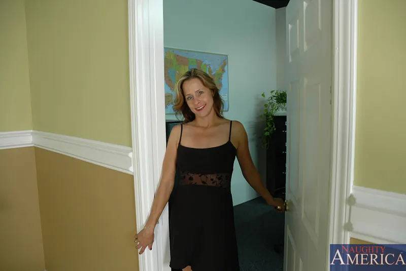 Naughty America 'and Kris Slater in My Friends Hot Mom' protagonizando Payton Leigh (foto 1)