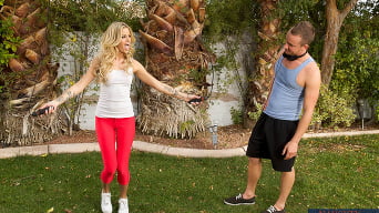 Jessa Rhodes en 'Jessa rhodes y van wylde en el amigo caliente de mi esposa'