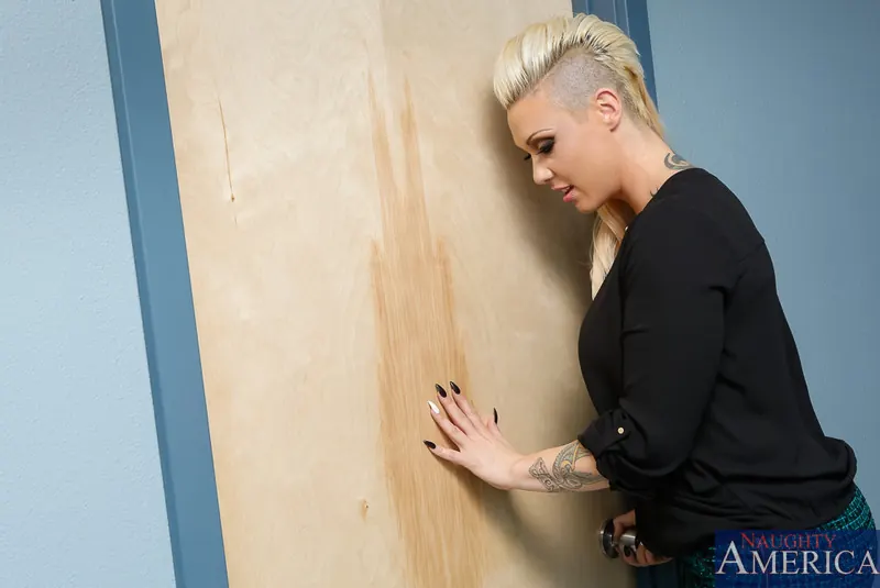 Naughty America 'and Brick Danger in Naughty Office' Darsteller CJ Jean (Foto 1)