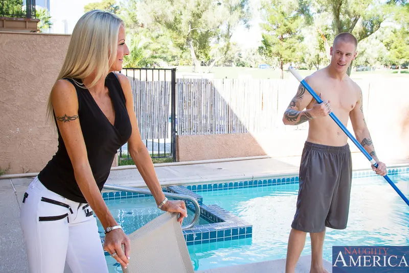 Naughty America 'in Seduced by a Cougar' starring Emma Starr (Photo 1)