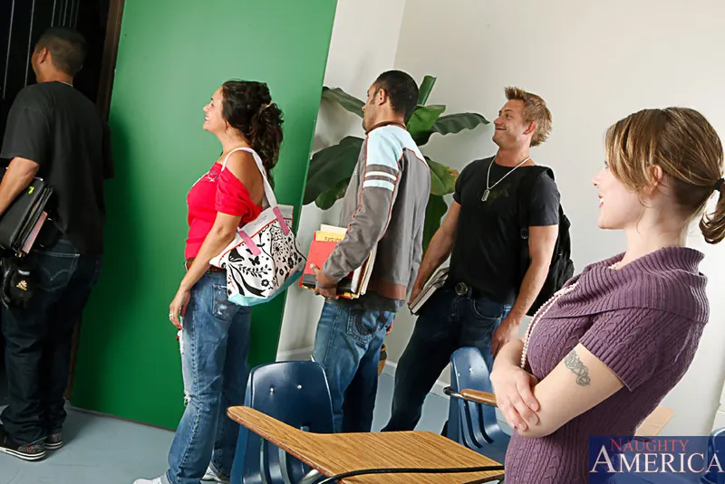 Naughty America 'and Bill Bailey in My First Sex Teacher' Darsteller Velicity Von (Foto 1)