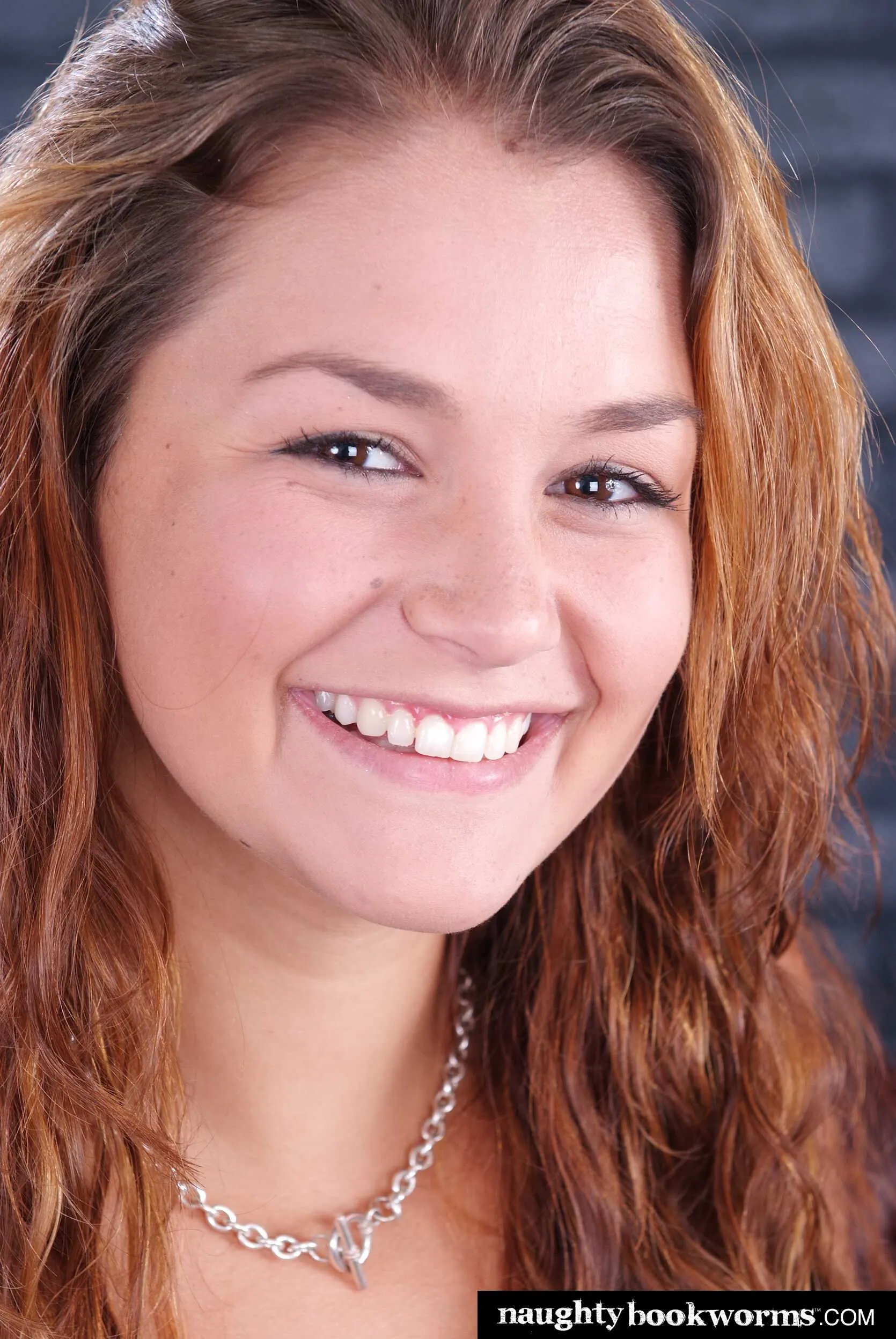 Naughty America 'Naughty Bookworms' 主演 Allie Haze (照片 1)