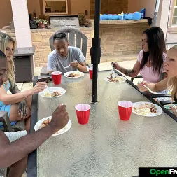 Anastasia Shades В 'Naughty America' Open Family (Миниатюру 4)