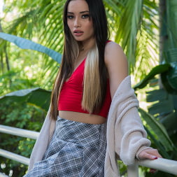 Aria Lee en 'Naughty America' La latina natural aria lee es follada por el hermano de su amiga en su dormitorio (Miniatura 165)