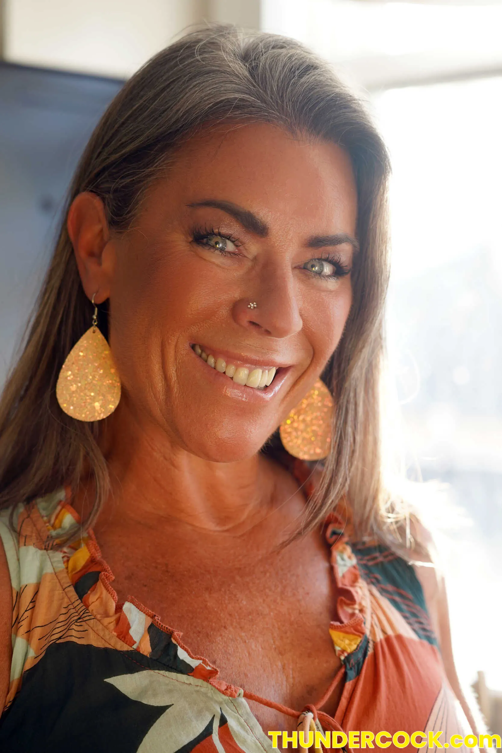 Naughty America 'Thundercock' अभिनीत Athena West (फोटो 1)