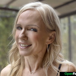 Bella Bare en Open Family (foto 1) Bella Bare en 'Naughty America' Open Family (Miniatura 1)