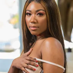 Chanell Heart in 'Naughty America' shows her friends brother a sex lesson (Thumbnail 321)