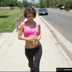 Jenni Lee in 'Naughty America' brings home stranger to fuck after morning run (Thumbnail 15)