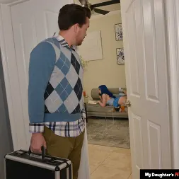 Jewelz Blu in 'Naughty America' finally gets a sugar daddy and it's her friend's dad (Thumbnail 17)