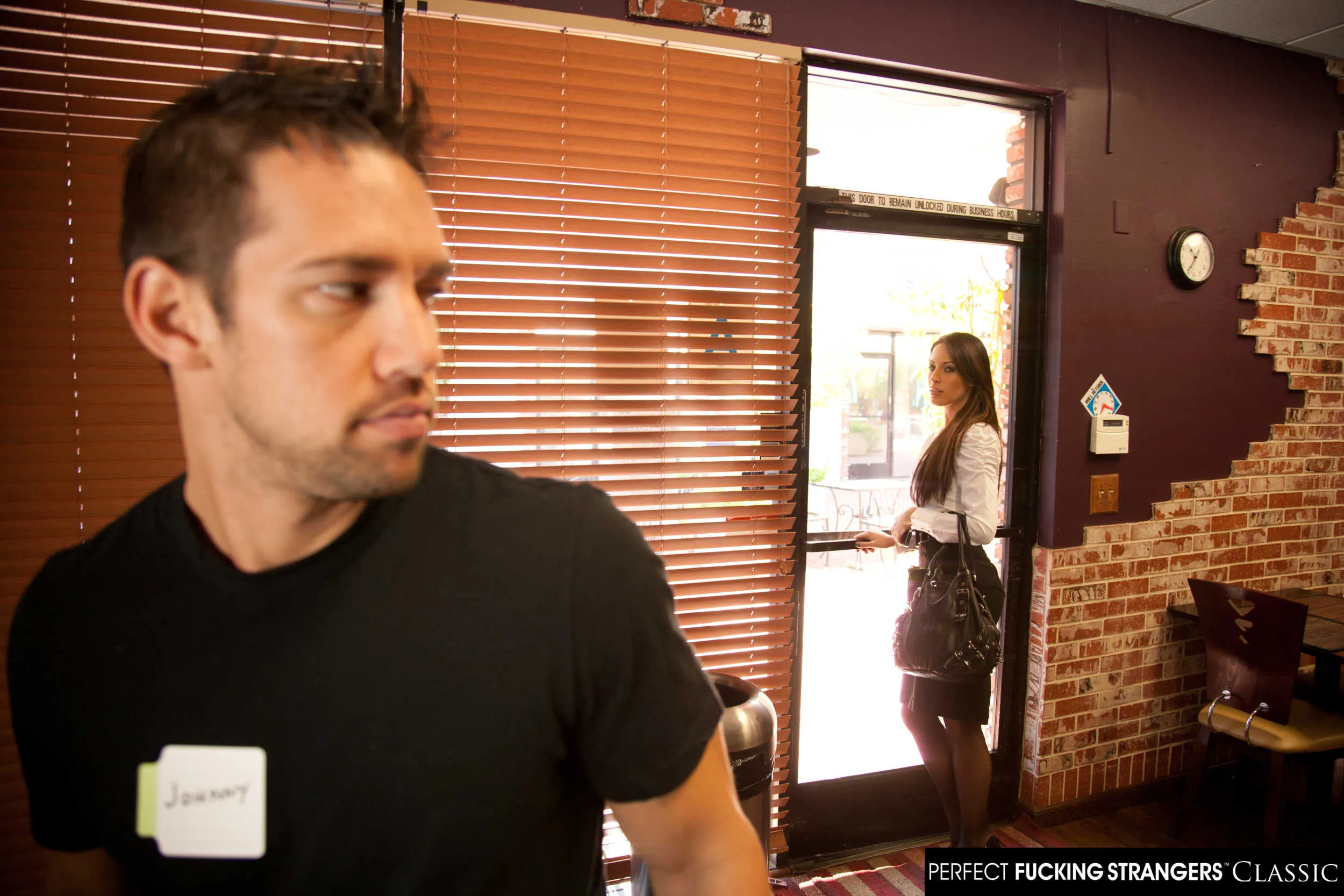 Naughty America 'gets fucked by a complete stranger' 主演 Kortney Kane (照片 24)