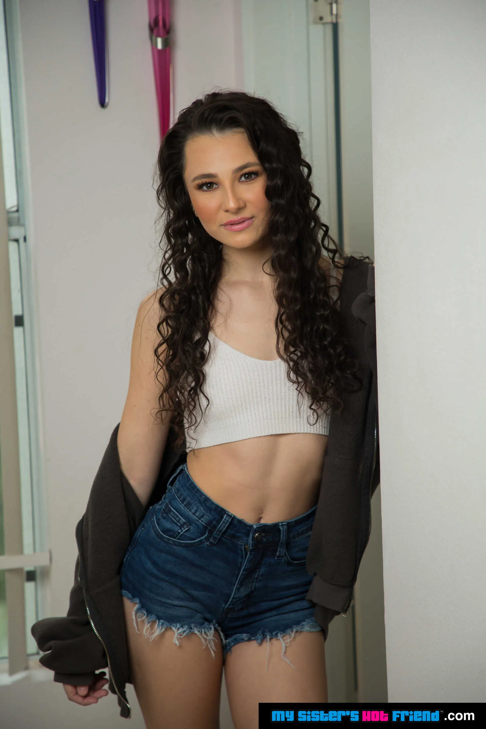 Naughty America 'wants her friend's brother's big cock' 主演 Liz Jordan (写真 1)