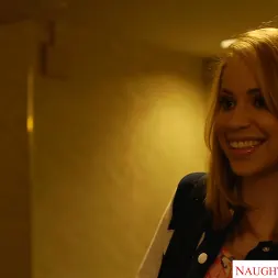 Mae Olsen en 'Naughty America' Gets her money from her sugar daddy (Miniatura 1)