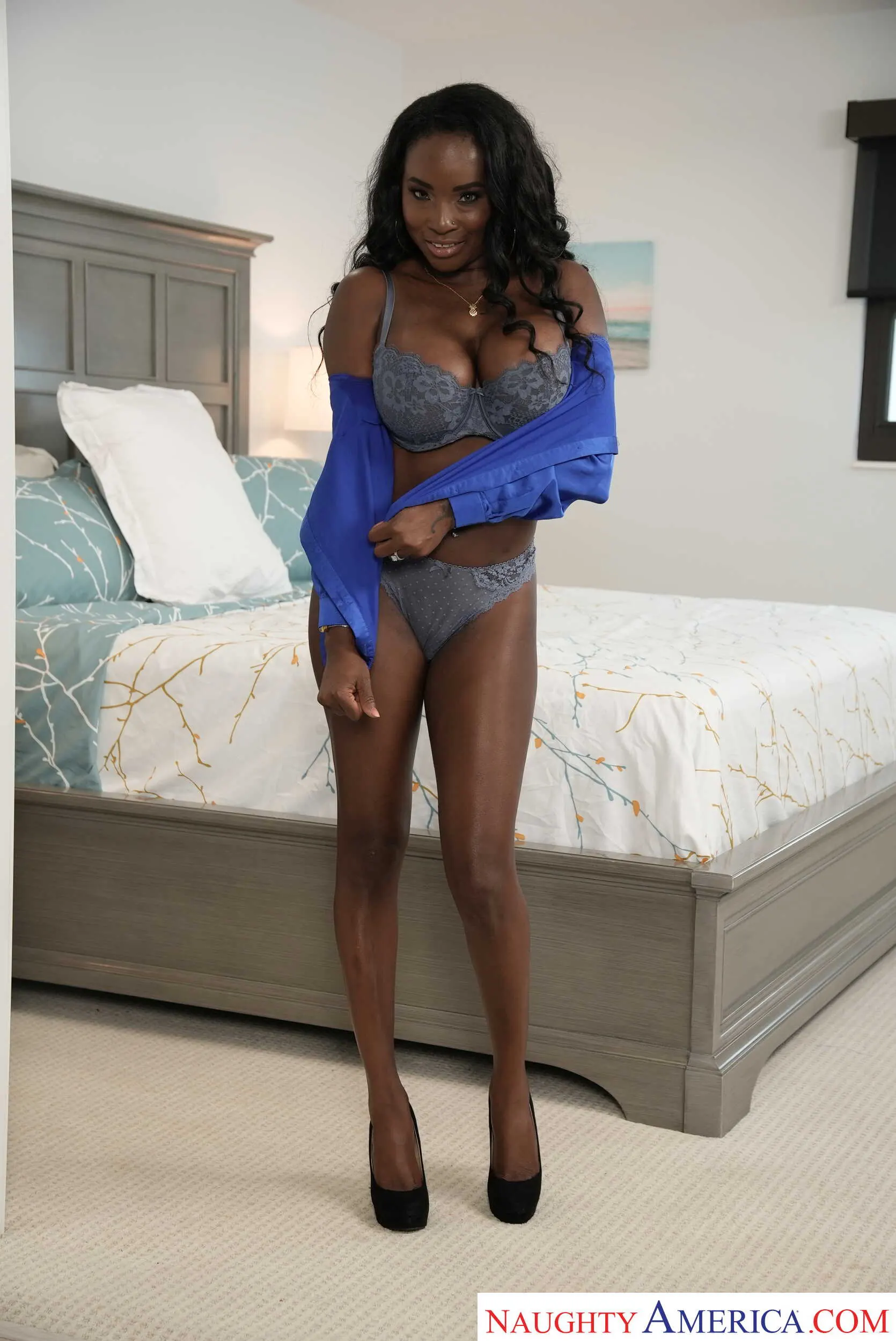 Naomi Foxxx 在 'Mrs. Creampie' from 'Naughty America' (照片 260) Naughty America 'Mrs. Creampie' 主演 Naomi Foxxx (照片 260)