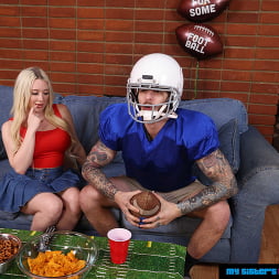 Naomi Ryder В Gets turned on with football players in gear (Фото 110) Naomi Ryder В 'Naughty America' Gets turned on with football players in gear (Миниатюру 110)