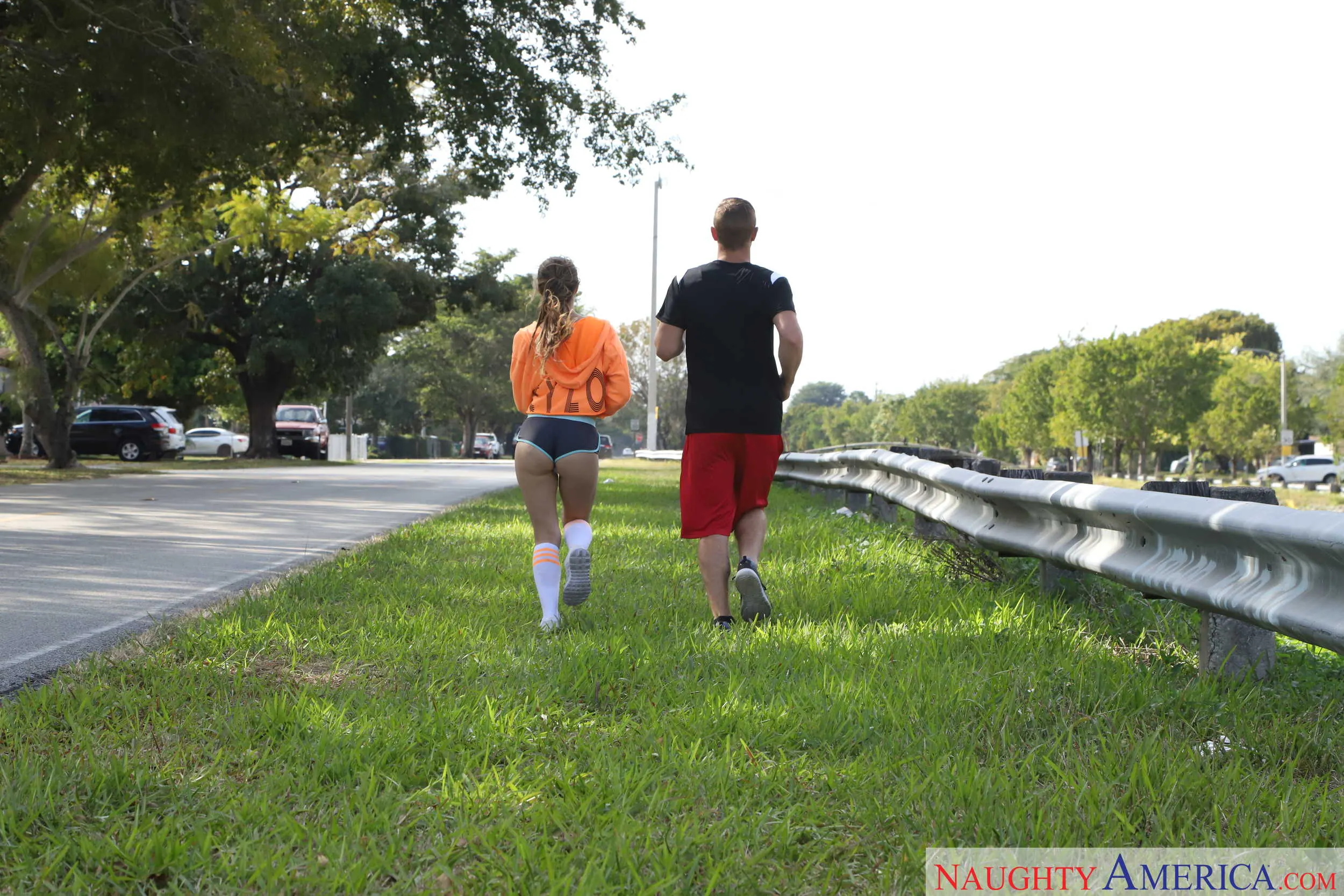 Naughty America 'enjoys some step brother cock' Ролях Sofie Reyez (Фото 132)