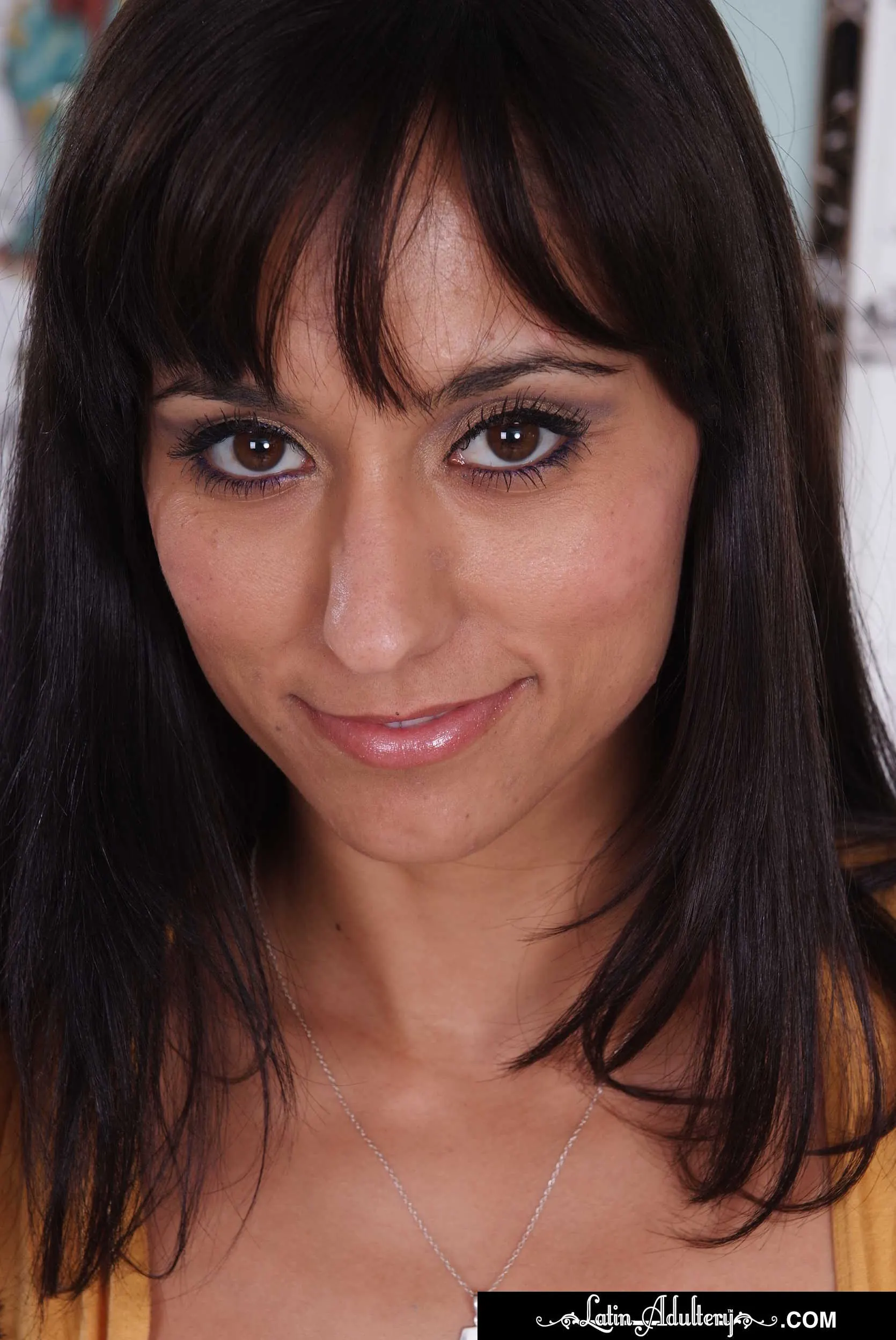 Naughty America 'Latin Adultery' protagonizando Reena Sky (foto 1)