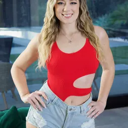 River Lynn में 'Naughty America' Thundercock (थंबनेल 1)