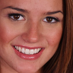Tori Black en 'Naughty America' Hermosa tori negra es follada por dos pollas grandes (Miniatura 1)