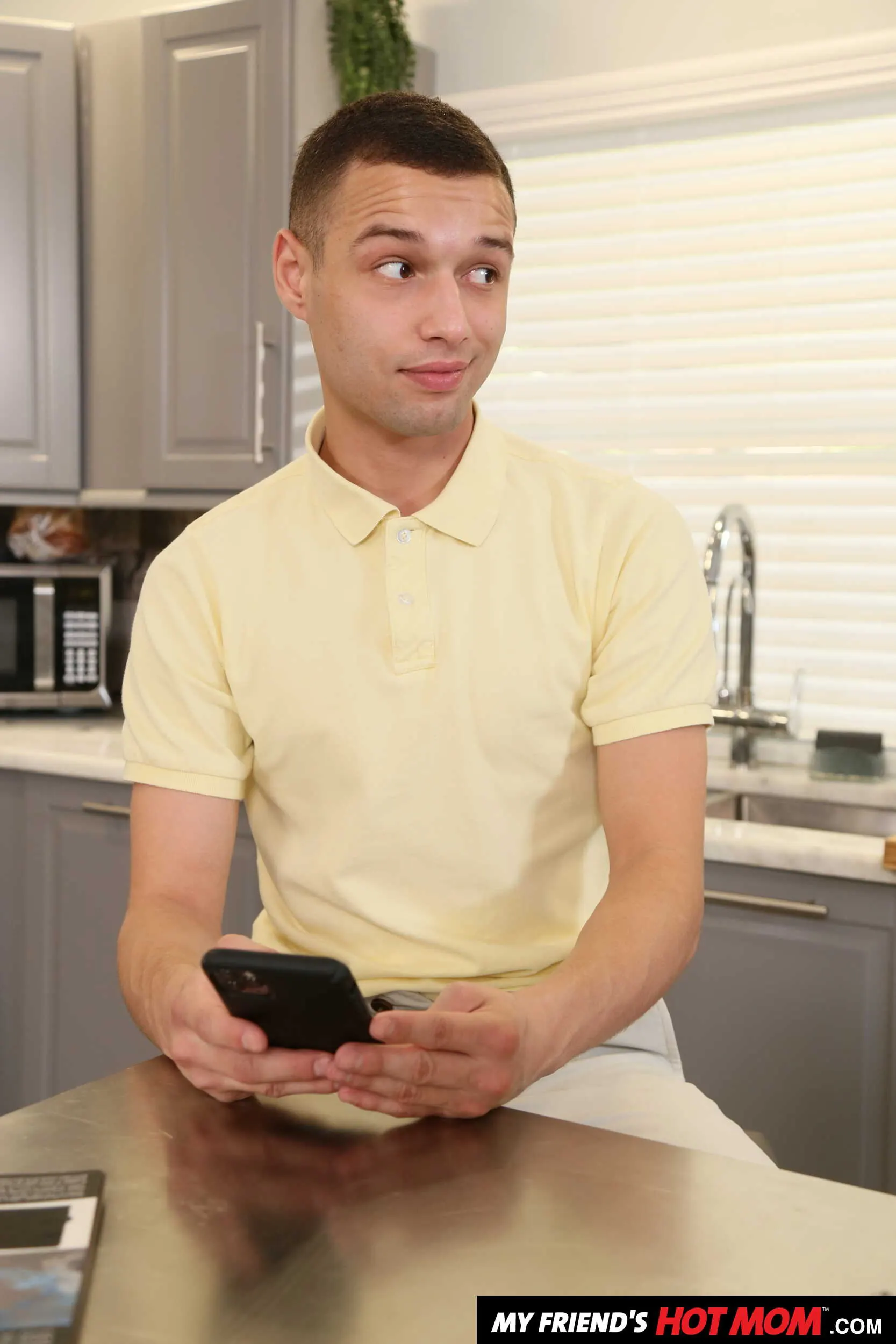 Naughty America 'My Friend's Hot Mom' Darsteller Valentina Bellucci (Foto 195)