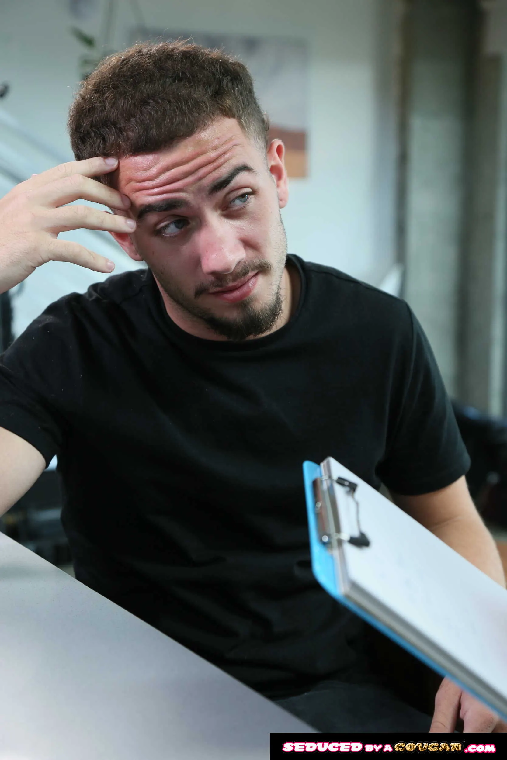 Naughty America 'Seduced By A Cougar' Darsteller Victoria Lobov (Foto 209)