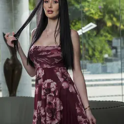 Violet Voss 在 'Naughty America' Big Cock Bully (縮略圖 1)